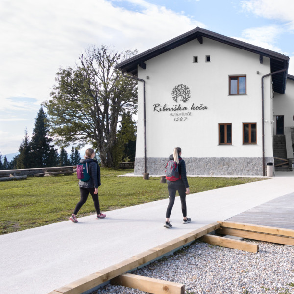 O nas | Ribniška koča